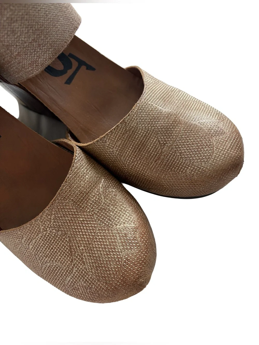 OTBT Rexburg Wedges Gold/Tan Women’s Size 8.5